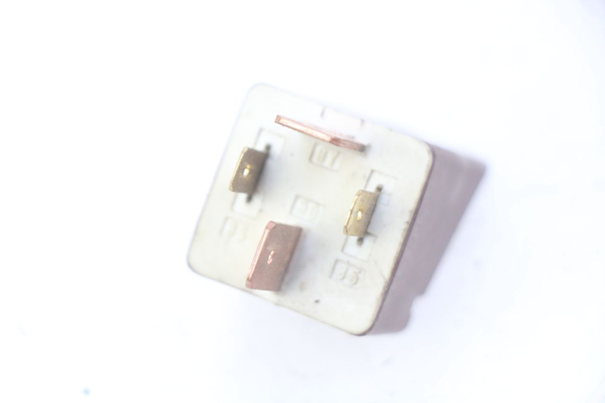 photo de RELE' AVVIAMENTO PIAGGIO FLY 100 (2006 - 2010) - Altra angolazione