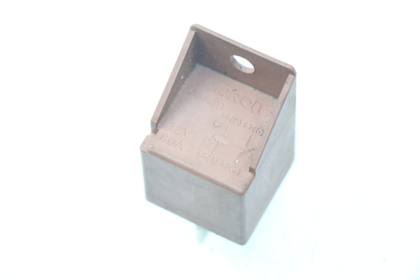 photo de Relè di avviamento PIAGGIO FLY IE 125 (2012 - 2017) - Zoom sullo stato d'uso