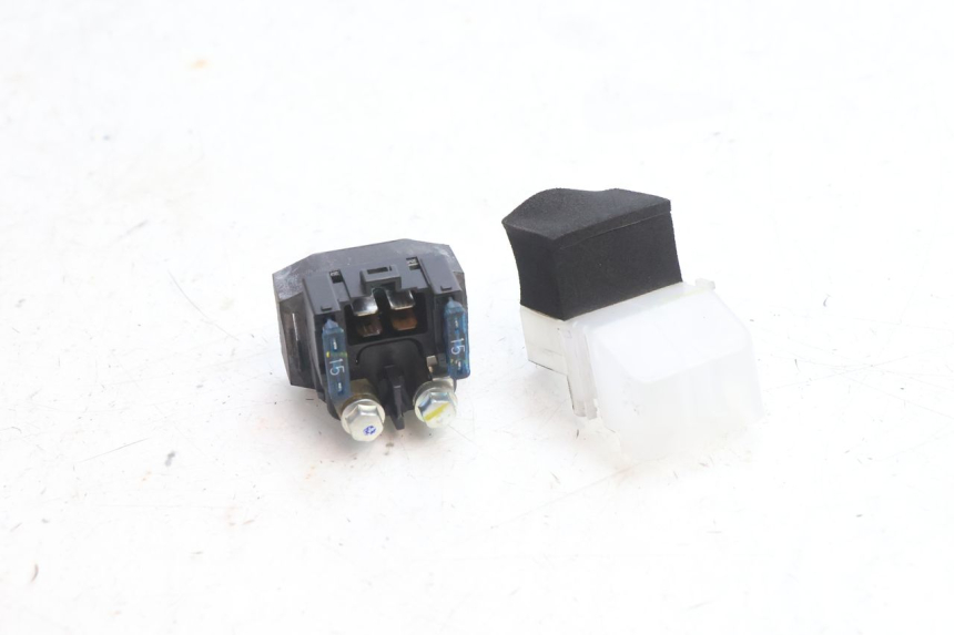 photo de RELE AVVIAMENTO YAMAHA FZ8 800 (2010 - 2016) - Dettaglio del componente