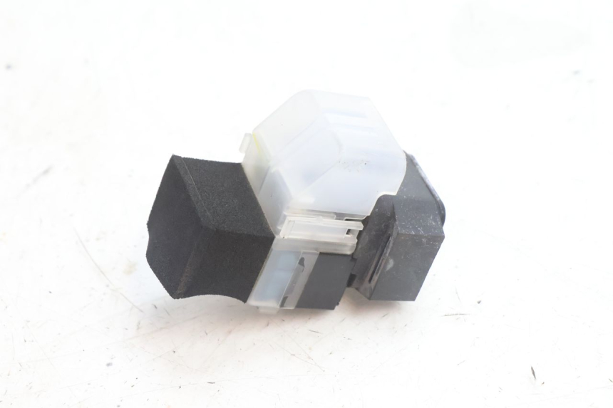 photo de RELE AVVIAMENTO YAMAHA FZ8 800 (2010 - 2016) - Zoom sullo stato d'uso