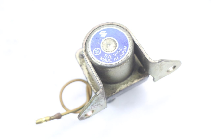 photo de RELE AVVIAMENTO SUZUKI GSX E 250 (1982 - 1983) - Altra angolazione