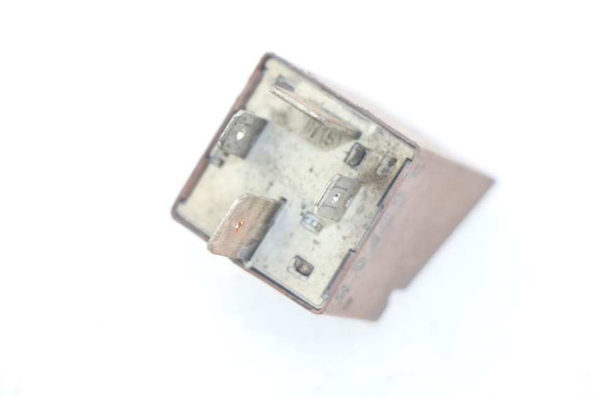 photo de Relè di avviamento PIAGGIO HEXAGON LX4 125 (1998 - 2001) - Altra angolazione