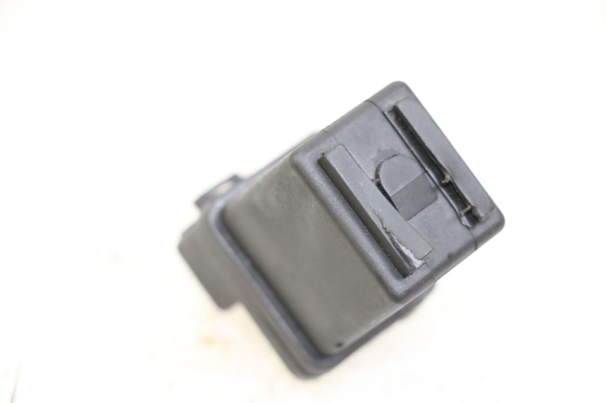 photo de RELE' AVVIAMENTO PEUGEOT KISBEE 4T 50 (2018 - 2022) - Zoom sullo stato d'uso