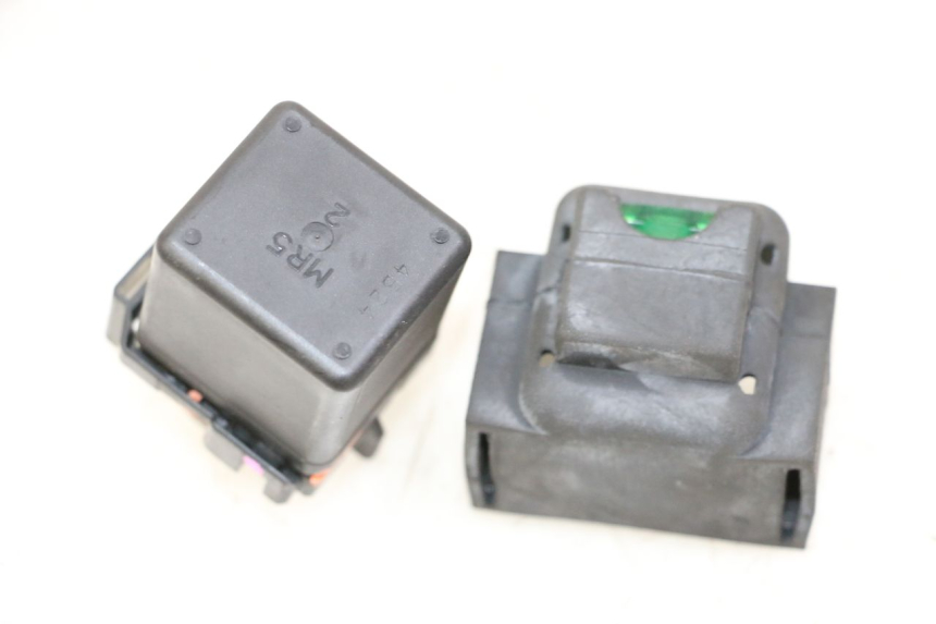 photo de RELE' AVVIAMENTO PIAGGIO MP3 500 (2014 - 2017) - Dettaglio del componente