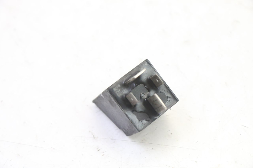 photo de RELE' AVVIAMENTO PIAGGIO NEW TYPHOON 50 (2018 - 2021) - Zoom sullo stato d'uso