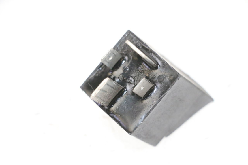 photo de RELE' AVVIAMENTO PIAGGIO NEW TYPHOON 50 (2018 - 2021) - Altra angolazione