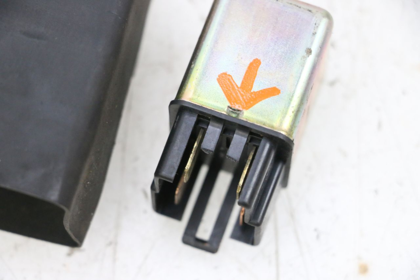 photo de RELE AVVIAMENTO HONDA NSR R 125 (1994 - 2003) - Primo piano tecnico