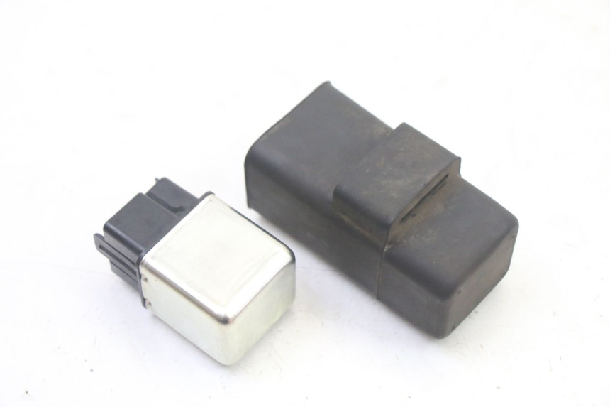 photo de Relè di avviamento MBK OVETTO 4T 50 (2008 - 2016) - Altra angolazione