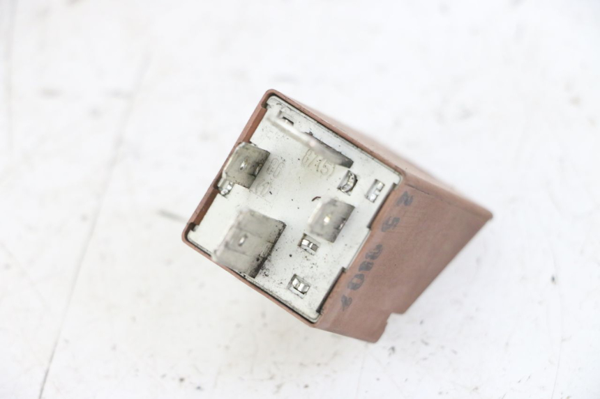 photo de RELE' AVVIAMENTO PIAGGIO MP3 125 (2006 - 2014) - Zoom sullo stato d'uso