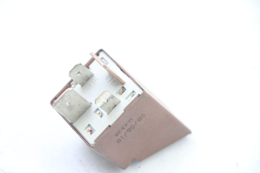 photo de RELE AVVIAMENTO PIAGGIO NRG POWER PUREJET 50 (2018 - 2021) - Zoom sullo stato d'uso