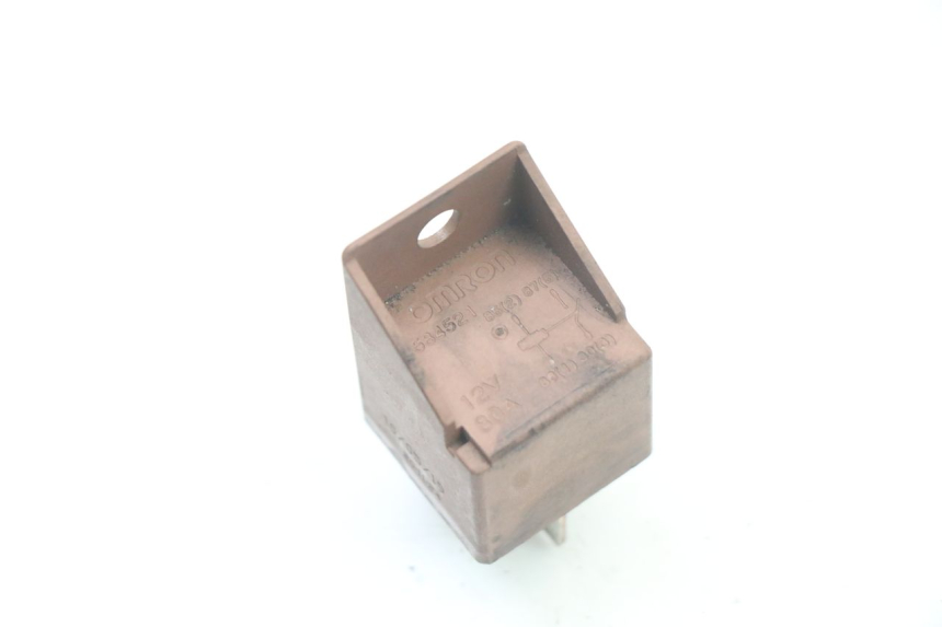 photo de RELE' AVVIAMENTO PIAGGIO VESPA GRANTURISMO 125 (2003 - 2007) - Zoom sullo stato d'uso