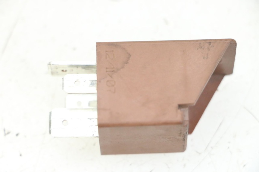 photo de RELE AVVIAMENTO PIAGGIO VESPA LX 150 (2005 - 2013) - Dettaglio del componente