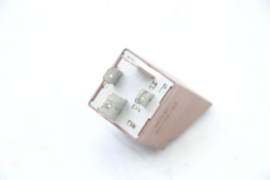 photo de RELE' AVVIAMENTO PIAGGIO ZIP 4T 50 (2018 - 2020) - Altra angolazione