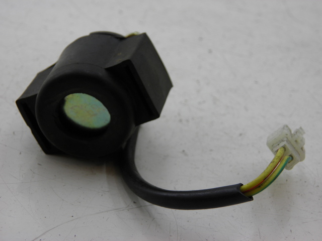 photo de RELÈ AVVIAMENTO QINGQI SPEEDY 50 (2005 - 2007) - Zoom sullo stato d'uso