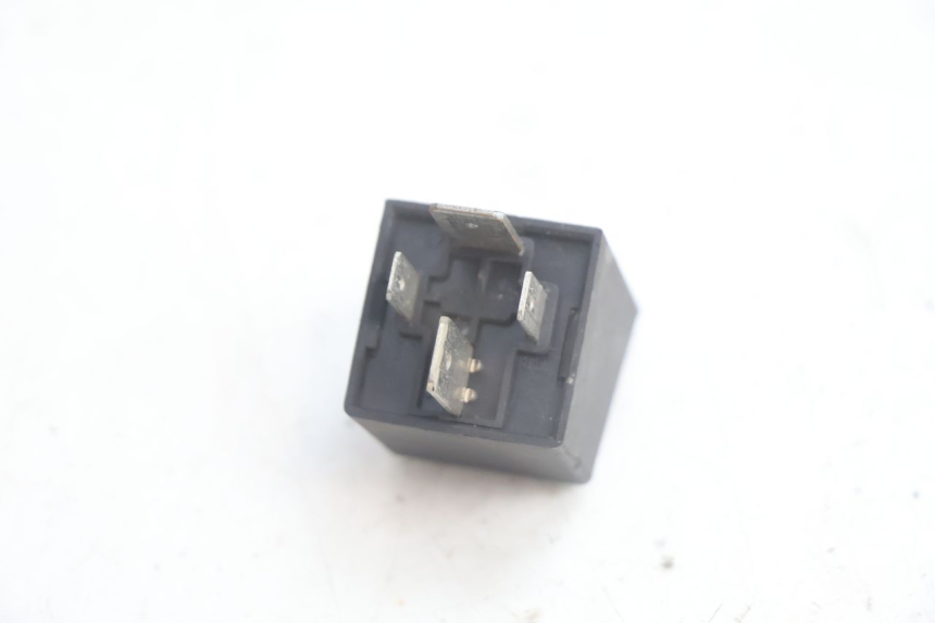 photo de RELE AVVIAMENTO PEUGEOT SATELIS 125 (2013 - 2018) - Primo piano tecnico