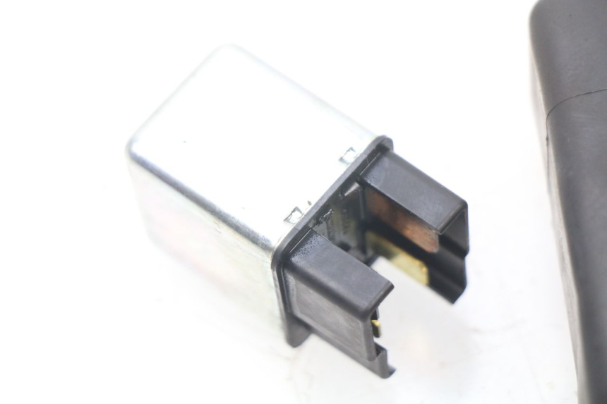 photo de RELE' AVVIAMENTO YAMAHA SLIDER NAKED 50 (2004 - 2018) - Altra angolazione