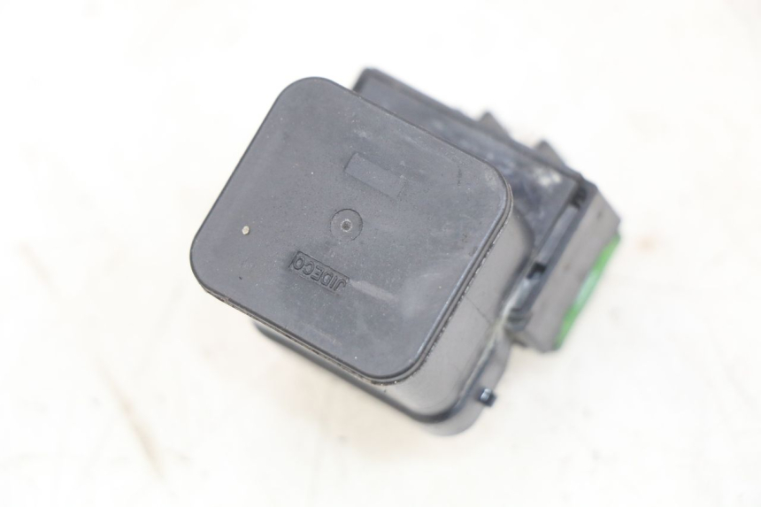 photo de RELE' AVVIAMENTO SUZUKI SV N 650 (1999 - 2002) - Zoom sullo stato d'uso