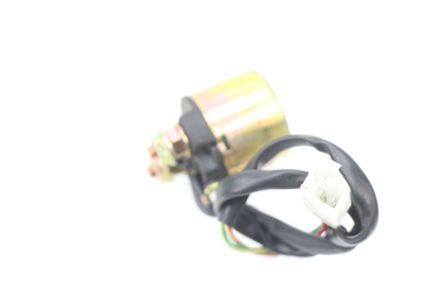 photo de Relè di avviamento RAZZO VENICE 50 (2009 - 2014) - Zoom sullo stato d'uso