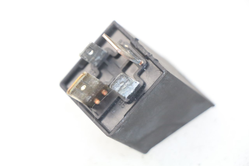 photo de Relè di avviamento PIAGGIO VESPA LX IE 125 (2010 - 2012) - Zoom sullo stato d'uso