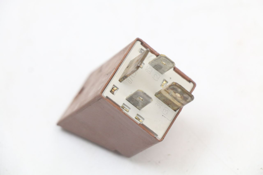 photo de RELE AVVIAMENTO PIAGGIO VESPA LX 125 (2005 - 2010) - Altra angolazione