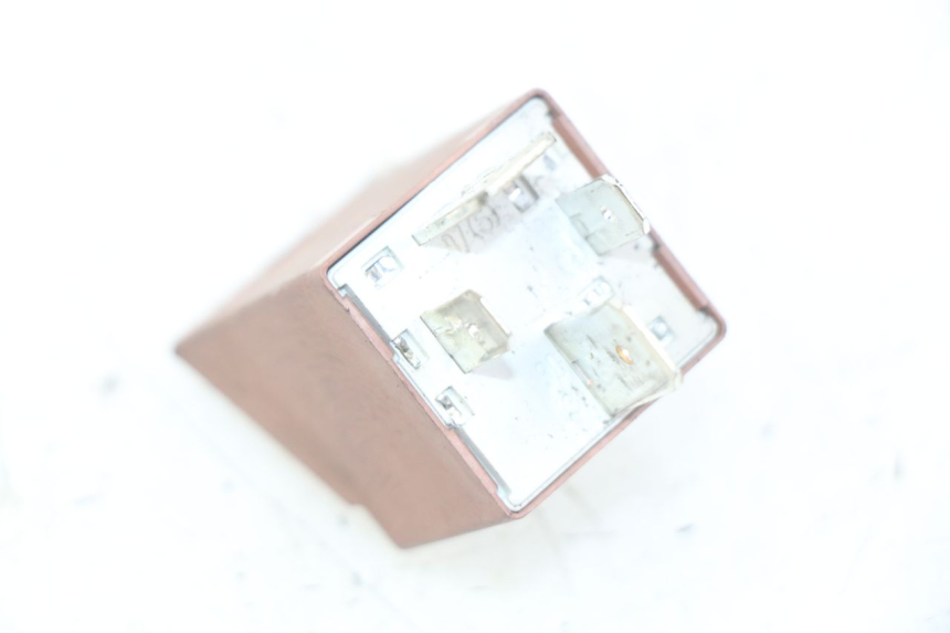 photo de RELE' AVVIAMENTO PIAGGIO VESPA LXV 125 (2006 - 2009) - Zoom sullo stato d'uso