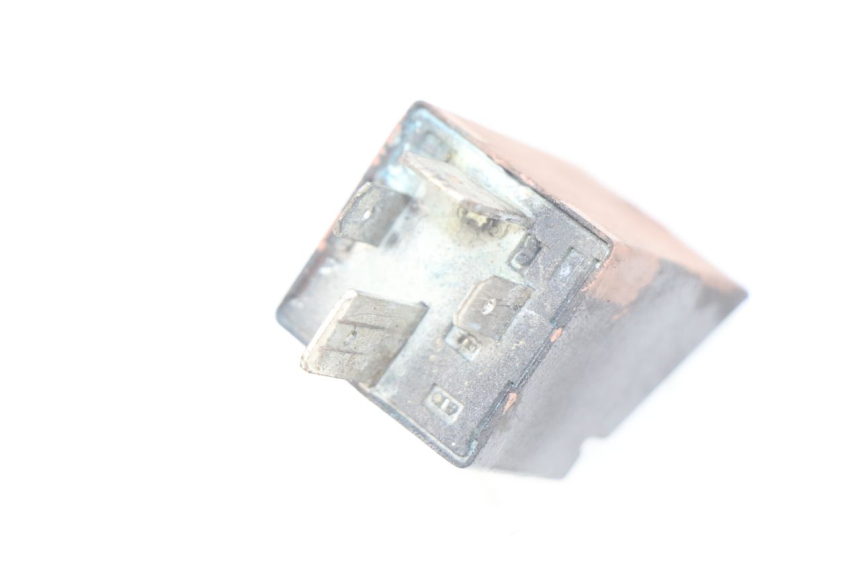 photo de RELE' AVVIAMENTO PIAGGIO VESPA PRIMAVERA 2T 50 (2013 - 2018) - Zoom sullo stato d'uso