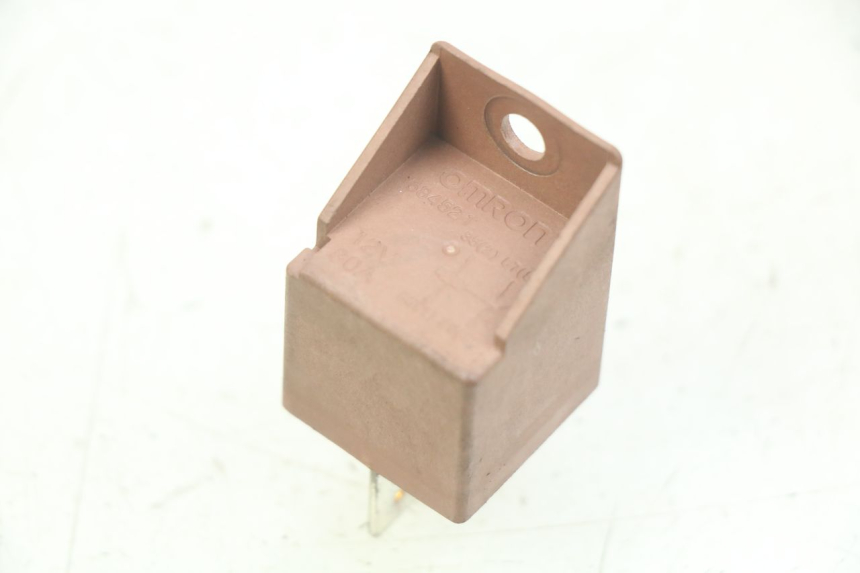 photo de RELE' AVVIAMENTO PIAGGIO VESPA PRIMAVERA 2T 50 (2013 - 2018) - Vista principale