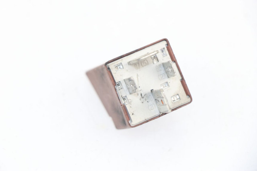 photo de RELE' AVVIAMENTO PIAGGIO VESPA S 2T 50 (2007 - 2014) - Zoom sullo stato d'uso