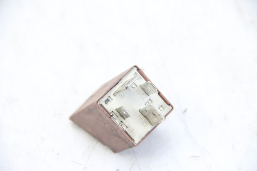 photo de RELE' AVVIAMENTO PIAGGIO VESPA S 2T 50 (2007 - 2014) - Zoom sullo stato d'uso