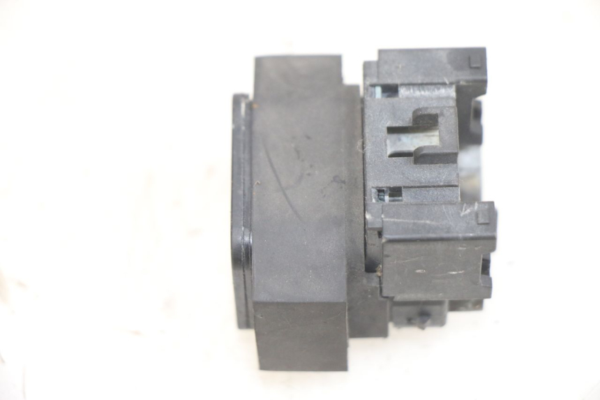 photo de RELE' AVVIAMENTO YAMAHA X-MAX XMAX 250 (2006 - 2009) - Zoom sullo stato d'uso