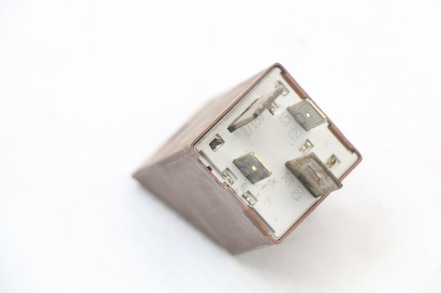 photo de RELE' AVVIAMENTO PIAGGIO X8 125 (2004 - 2007) - Zoom sullo stato d'uso