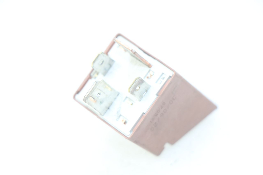 photo de RELE' AVVIAMENTO PIAGGIO X9 EVOLUTION 250 (2003 - 2007) - Zoom sullo stato d'uso