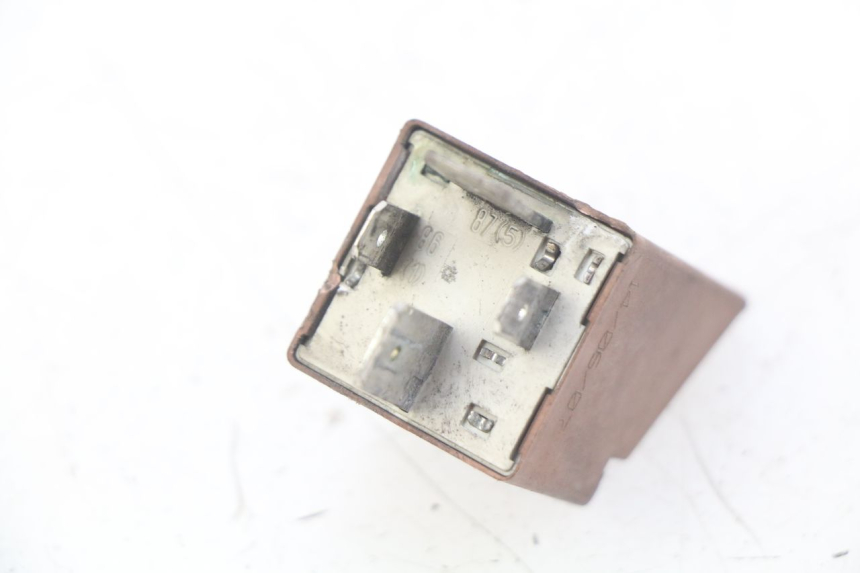 photo de RELE' AVVIAMENTO PIAGGIO XEVO - X EVO 125 (2007 - 2017) - Zoom sullo stato d'uso