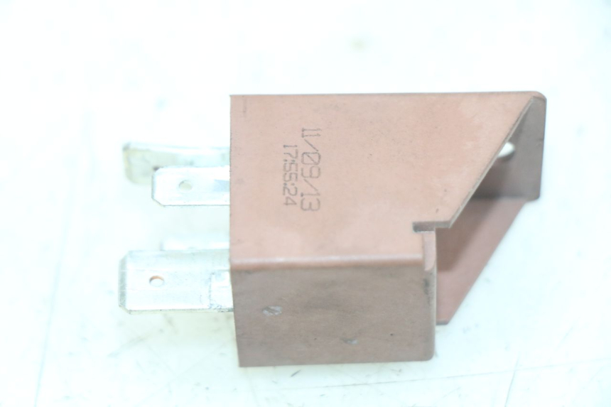 photo de RELE' AVVIAMENTO PIAGGIO XEVO - X EVO 125 (2007 - 2017) - Dettaglio del componente