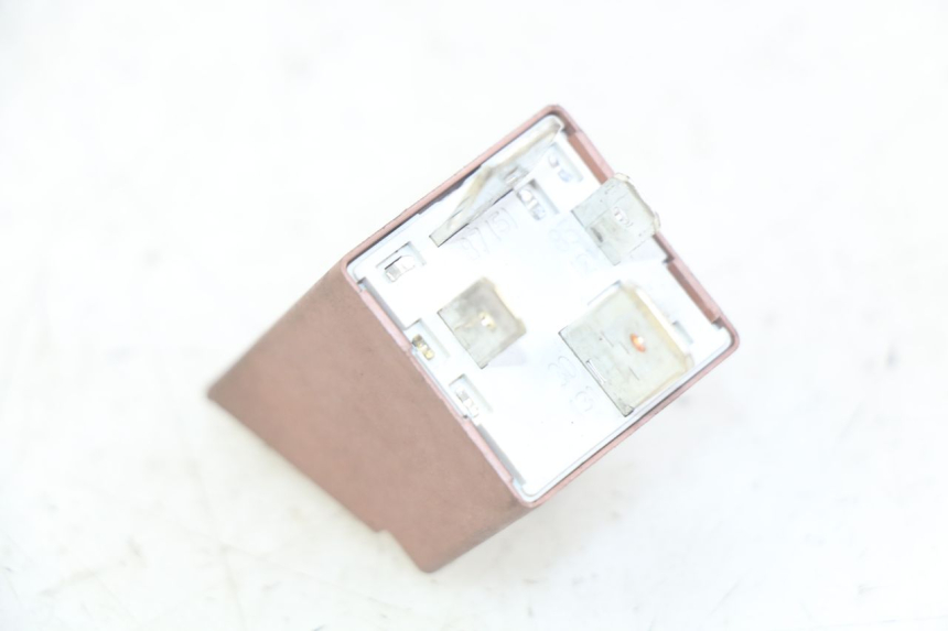 photo de RELE' AVVIAMENTO PIAGGIO XEVO - X EVO 125 (2007 - 2017) - Zoom sullo stato d'uso