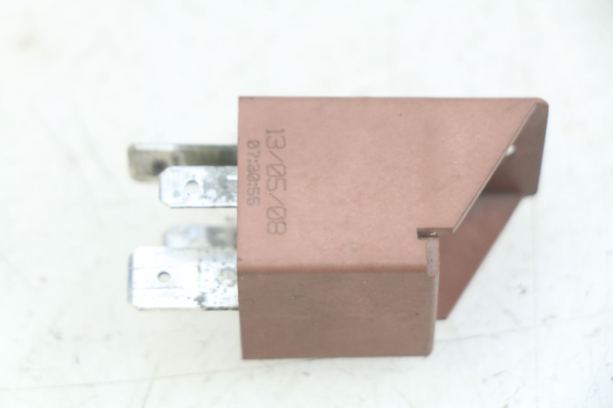 photo de RELE' AVVIAMENTO PIAGGIO XEVO - X EVO 125 (2007 - 2017) - Dettaglio del componente