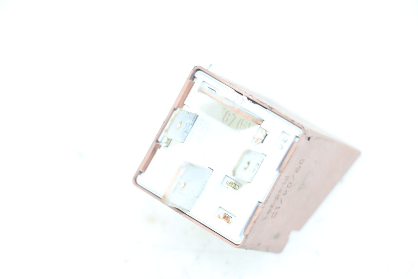 photo de RELE' AVVIAMENTO PIAGGIO XEVO - X EVO 125 (2007 - 2017) - Altra angolazione