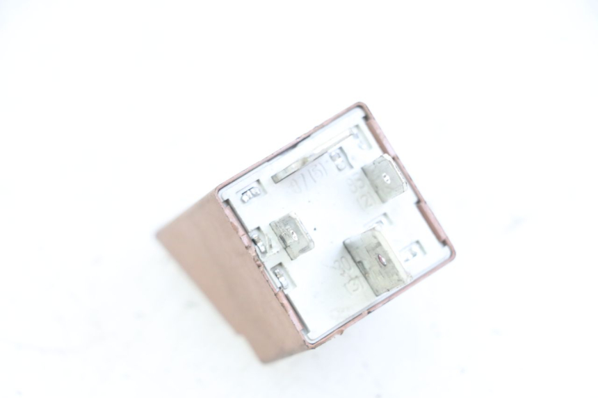 photo de RELE' AVVIAMENTO PIAGGIO XEVO - X EVO 125 (2007 - 2017) - Zoom sullo stato d'uso