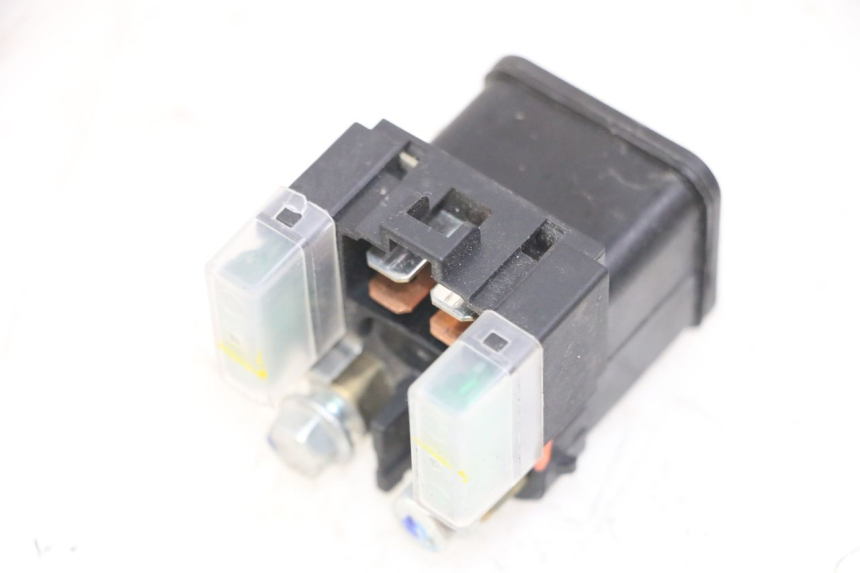 photo de RELE AVVIAMENTO YAMAHA XJ6 ABS 600 (2008 - 2016) - Primo piano tecnico