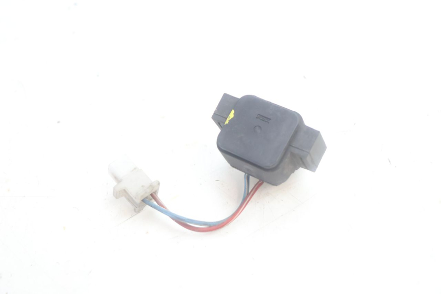 photo de RELE' AVVIAMENTO YAMAHA YP MAJESTY 125 (2002 - 2006) - Altra angolazione