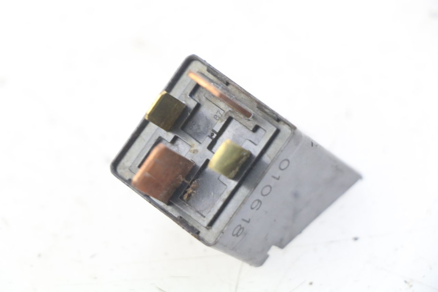 photo de RELE' AVVIAMENTO PIAGGIO ZIP 4T 50 (2018 - 2020) - Zoom sullo stato d'uso