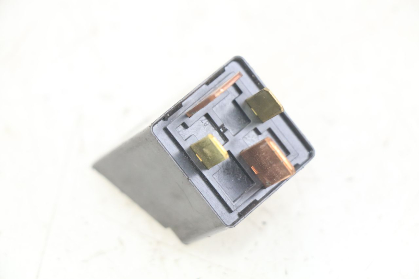 photo de RELE' AVVIAMENTO PIAGGIO ZIP 4T 50 (2018 - 2020) - Zoom sullo stato d'uso