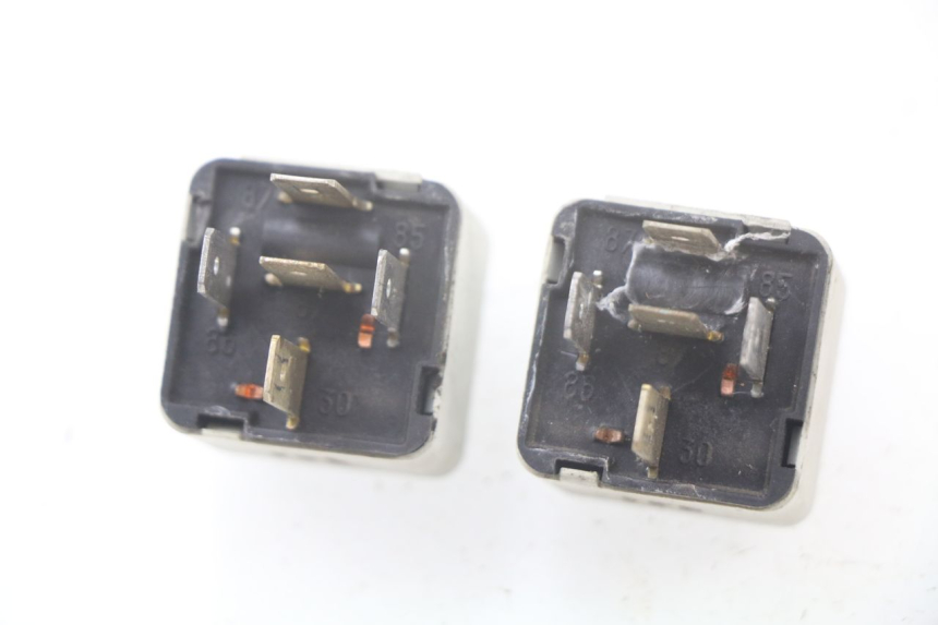 photo de RELÈ ELETTRICO PIAGGIO BEVERLY 125 (1998 - 2005) - Dettaglio del componente