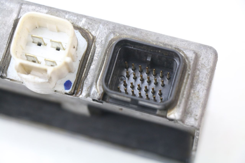 photo de RELE' ELETTRICO SUZUKI BURGMAN 650 (2002 - 2004) - Altra angolazione