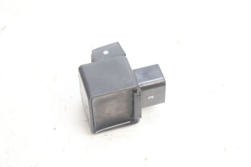 photo de RELE SUZUKI BURGMAN EXECUTIVE ABS 650 (2006 - 2012) - Primo piano tecnico