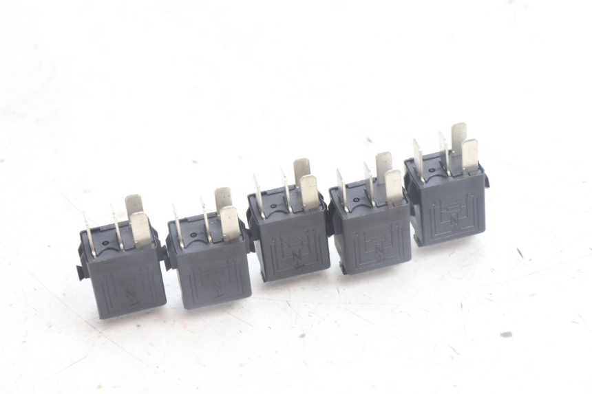 photo de RELE' ELETTRICO BMW C1 125 (2000 - 2003) - Dettaglio del componente