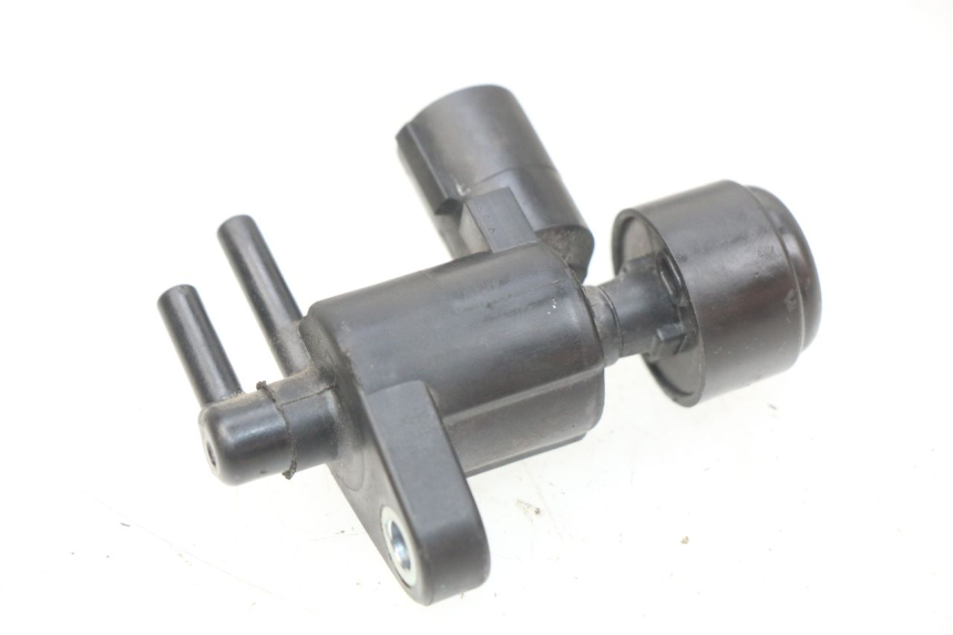 photo de Relè elettrico HONDA CBRF CBR-F PC41 600 (2011 - 2013) - Zoom sullo stato d'uso