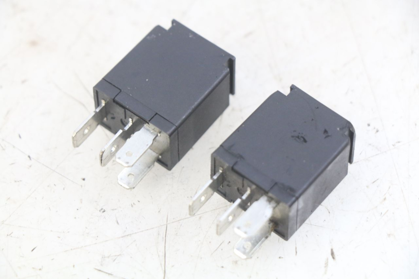 photo de RELE' ELETTRICO PEUGEOT CITYSTAR AIR 125 (2014 - 2017) - Zoom sullo stato d'uso