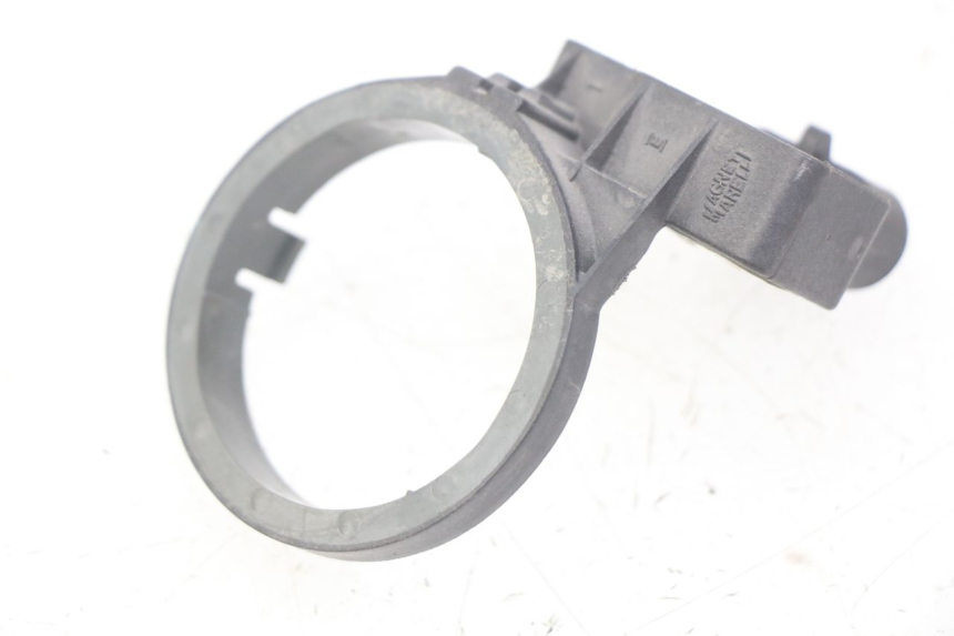 photo de RELE' ELETTRICO PEUGEOT E-VIVACITY 1 (2012 - 2018) - Zoom sullo stato d'uso