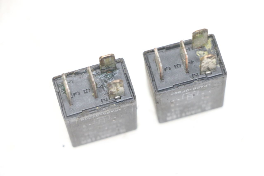 photo de Relè elettrico PEUGEOT ELYSTAR 125 (2002 - 2007) - Zoom sullo stato d'uso